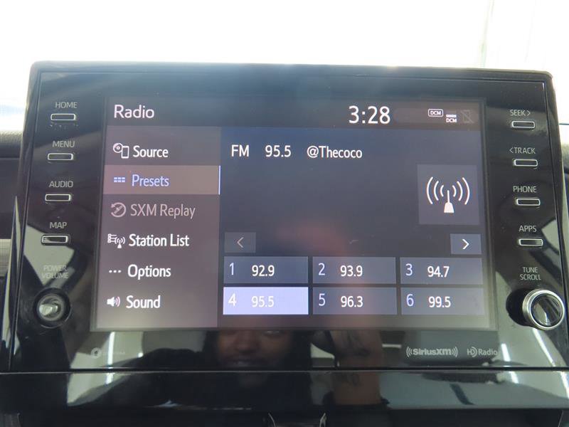 Used 2021 Toyota Camry XLE FWD image 23