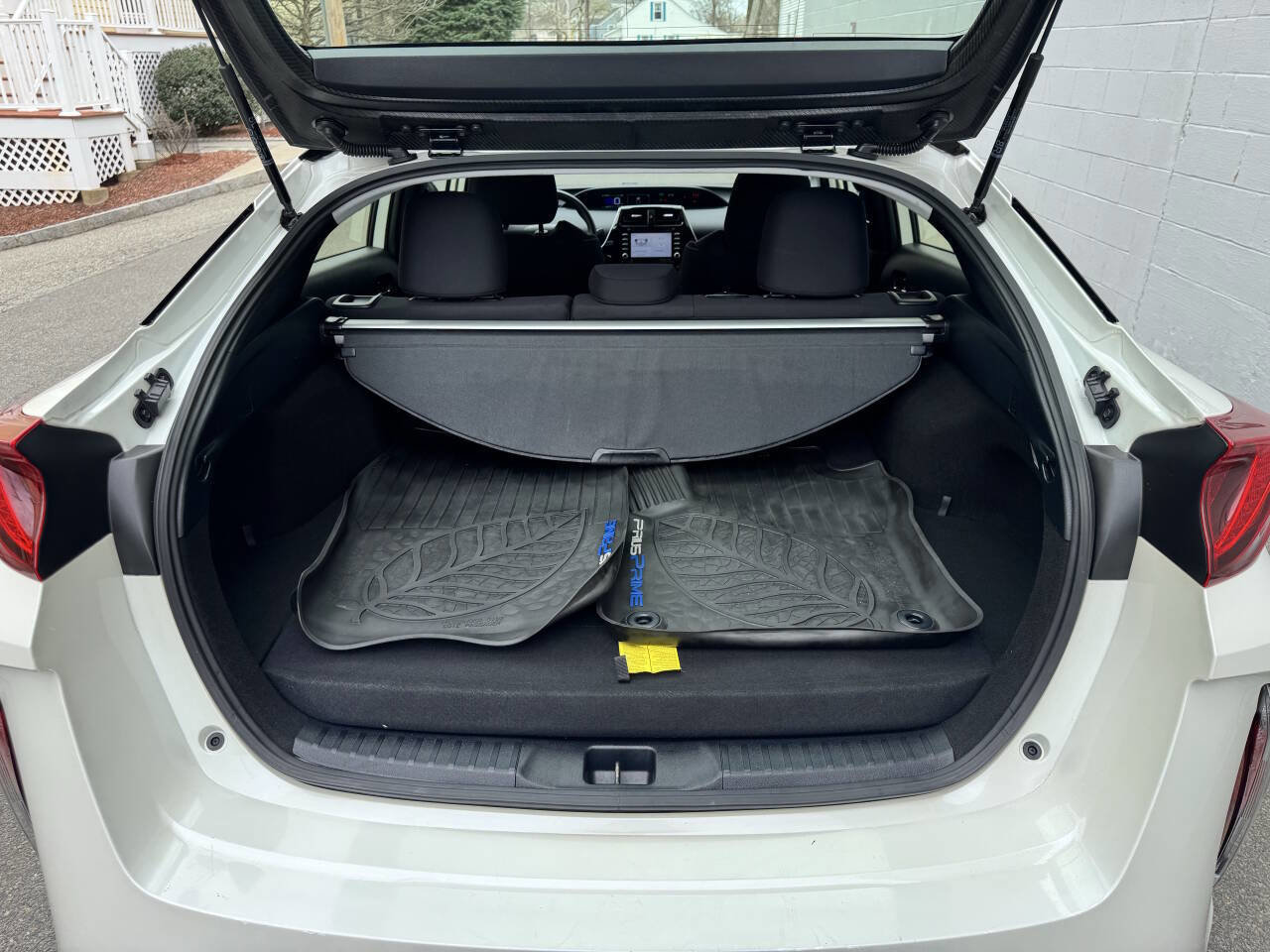 Used 2020 Toyota Prius Prime LE FWD image 12