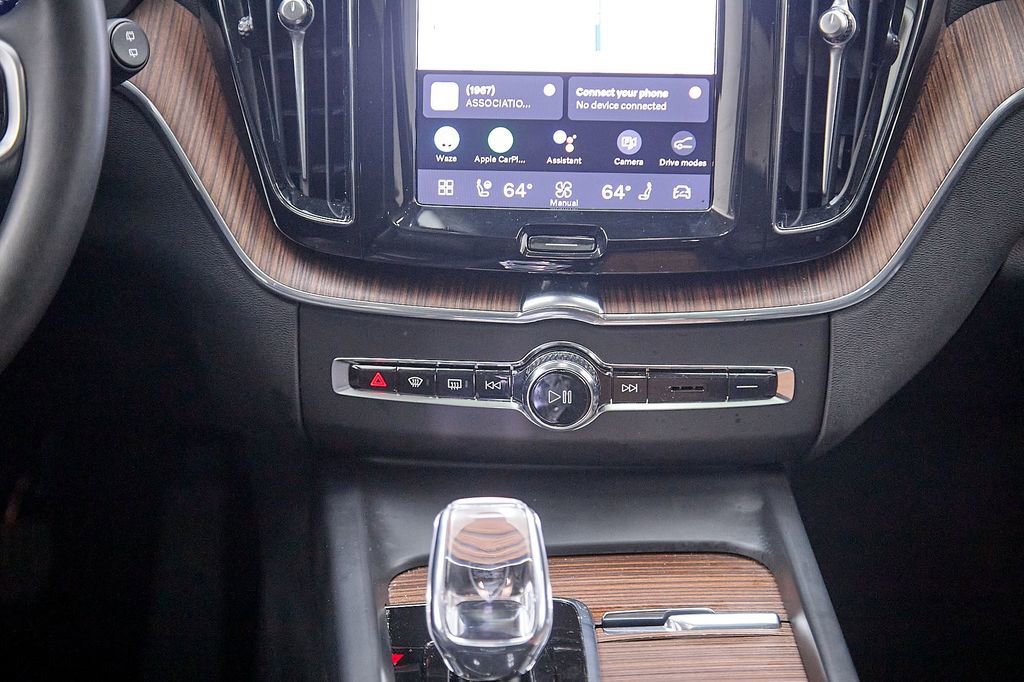 Certified 2024 Volvo XC60 B5 Ultimate w/ Protection Package Premier image 30