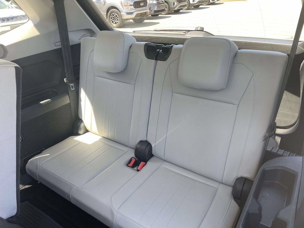 Certified 2023 Volkswagen Tiguan SE FWD image 11