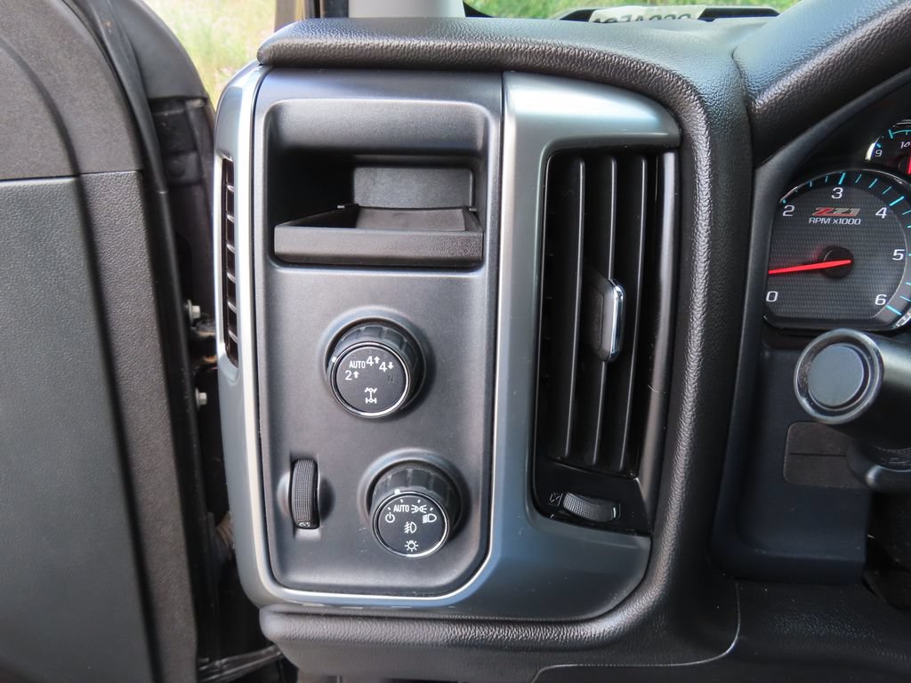 Used 2017 Chevrolet Silverado 1500 LT w/ All Star Edition AWD/4WD image 11