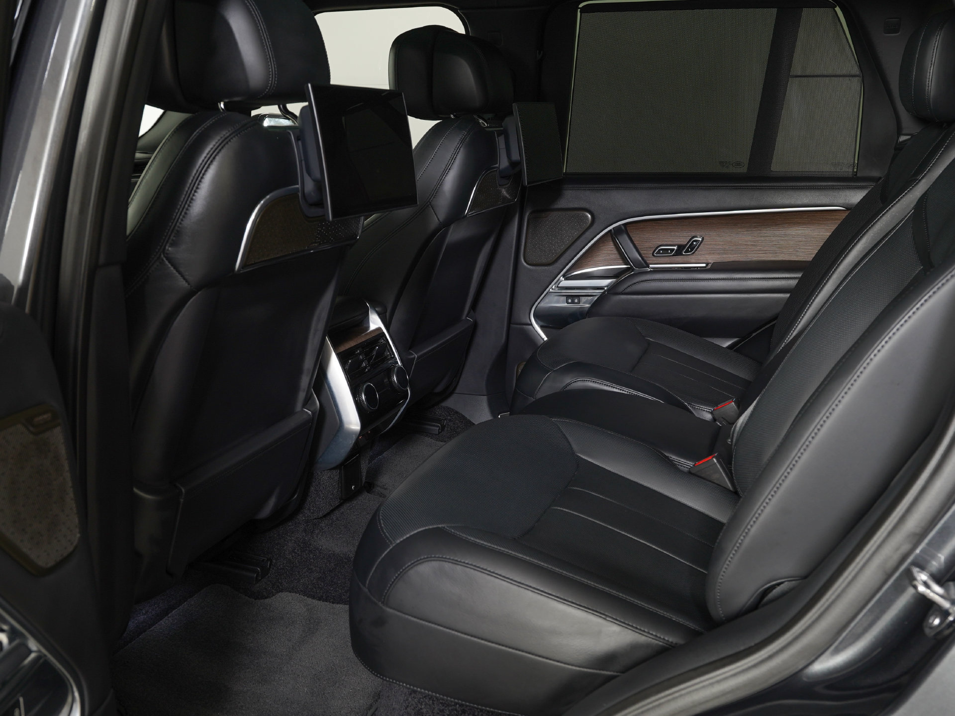 Used 2025 Land Rover Range Rover Autobiography AWD/4WD image 14