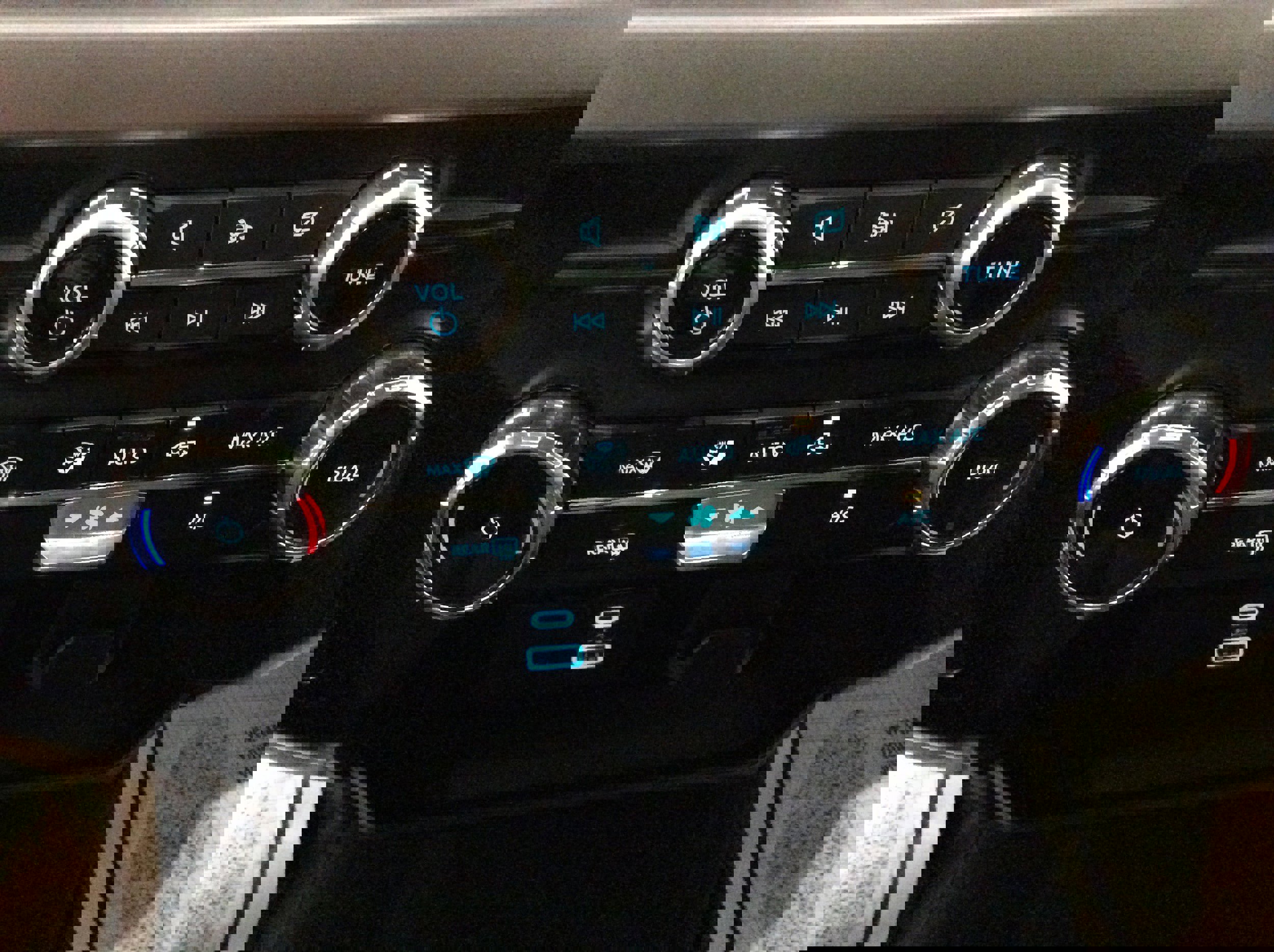 Used 2024 Ford F150 XLT w/ Tow/Haul Package image 30