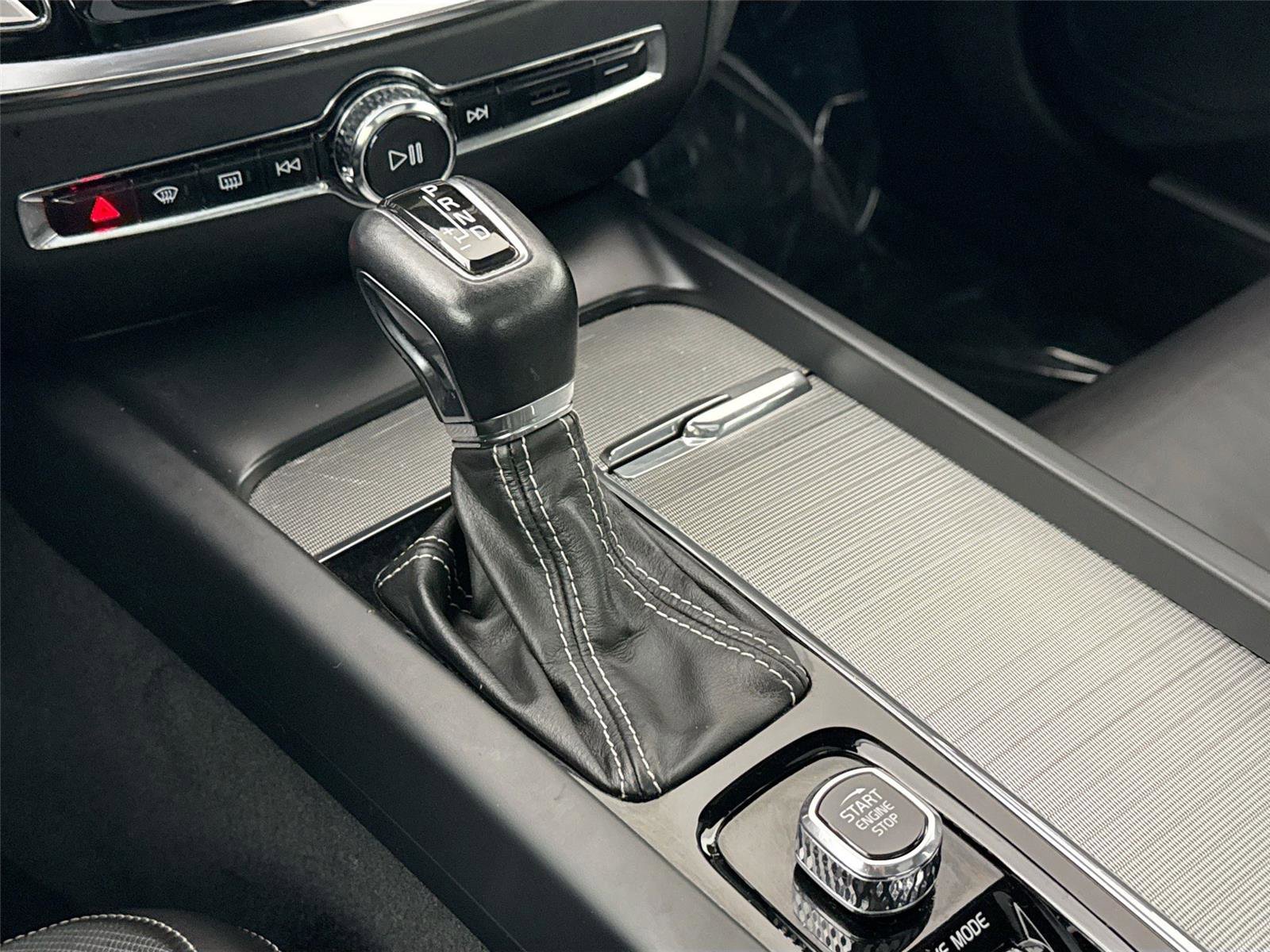 Used 2019 Volvo S60 T5 R-Design image 27