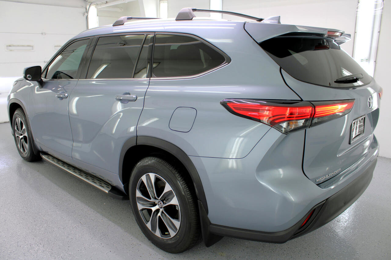 Used 2021 Toyota Highlander XLE image 6