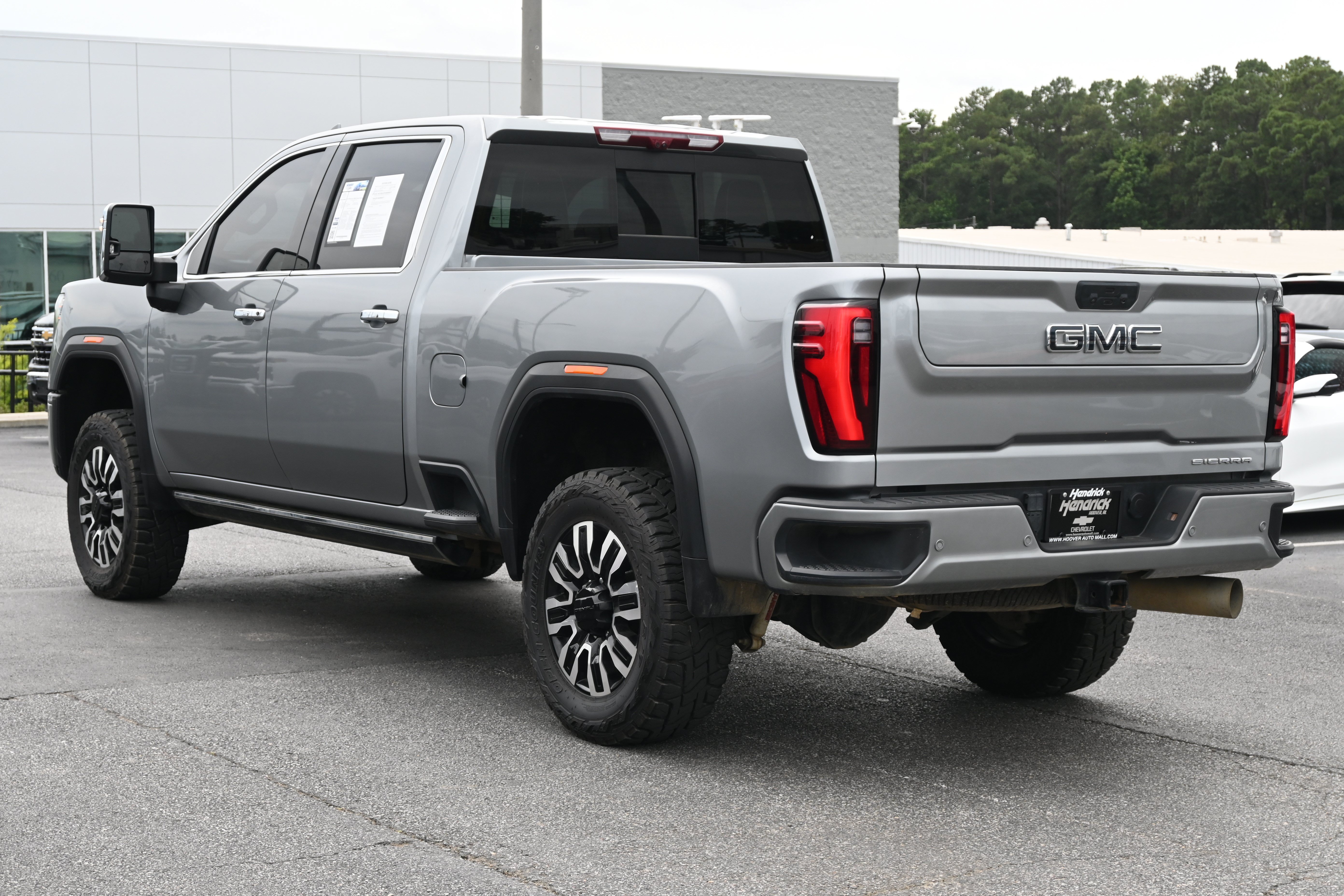 Used 2025 GMC Sierra 2500 Denali Ultimate w/ Max Trailering Package AWD/4WD image 3