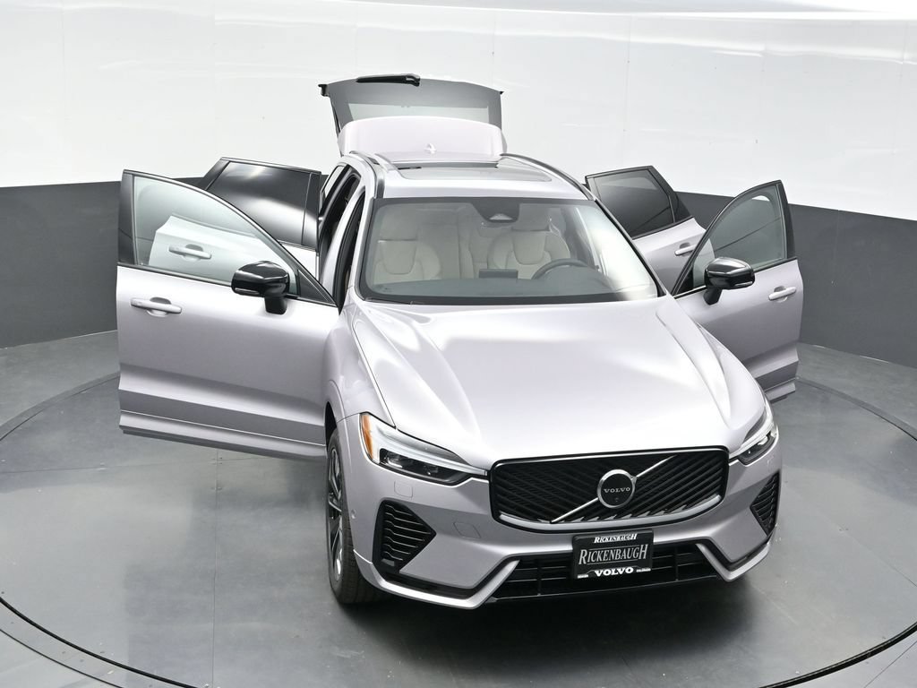 New 2026 Volvo XC60 T8 Plus w/ Climate Package PRO AWD/4WD image 38