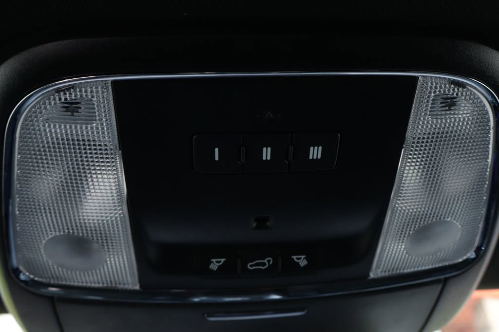 Used 2019 Jeep Grand Cherokee Altitude image 29