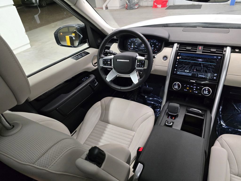 Used 2025 Land Rover Discovery S AWD/4WD image 38