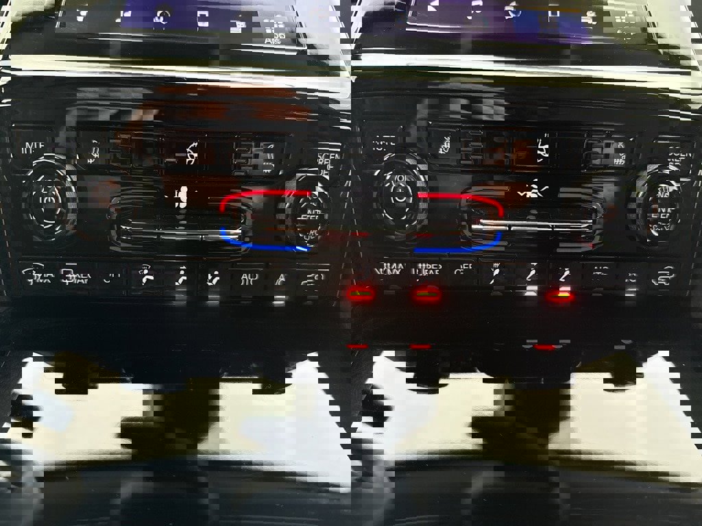 Used 2022 Jeep Grand Cherokee L Laredo w/ Luxury Tech Group I image 19