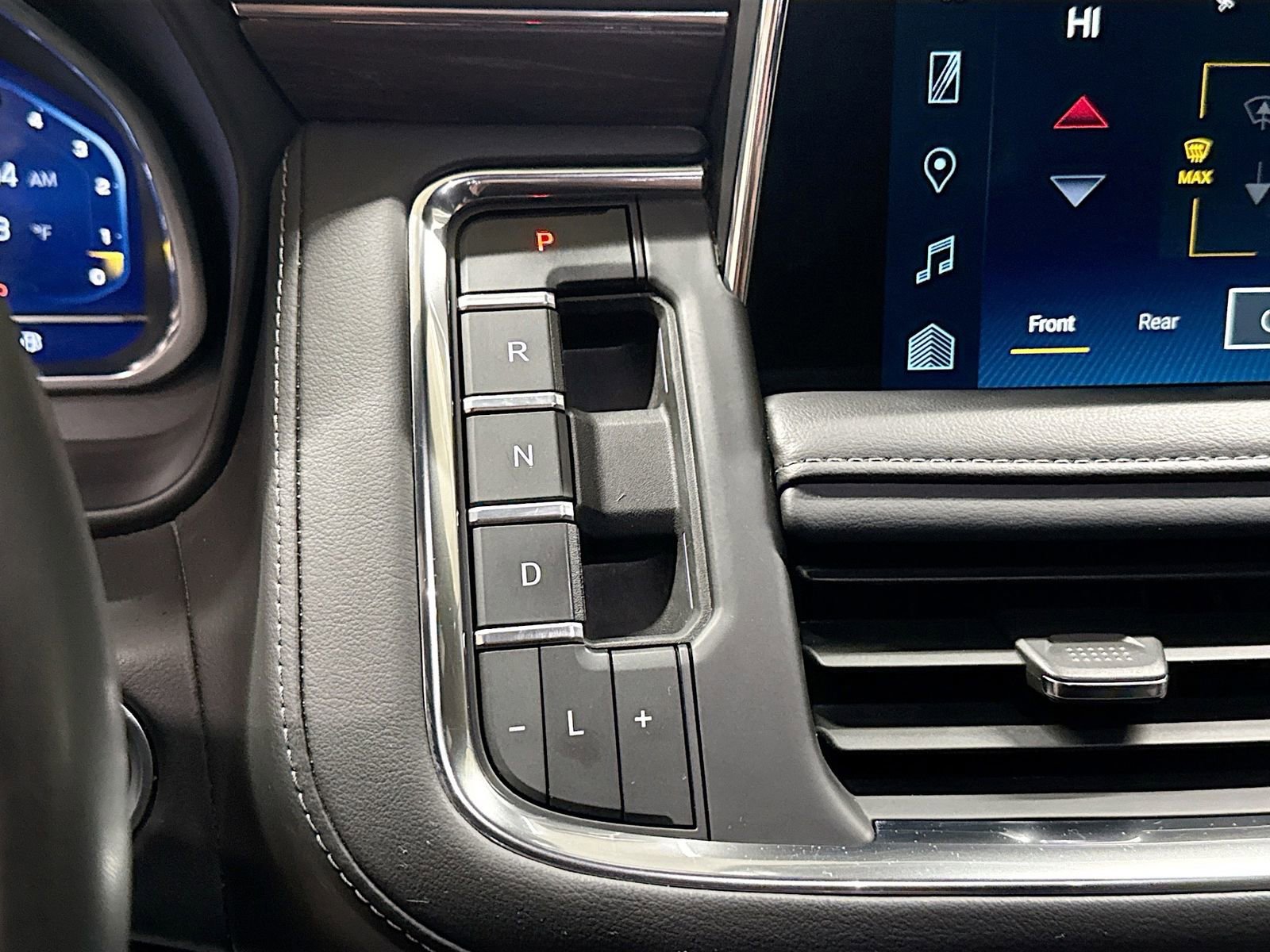 Used 2024 Chevrolet Tahoe LT AWD/4WD image 19