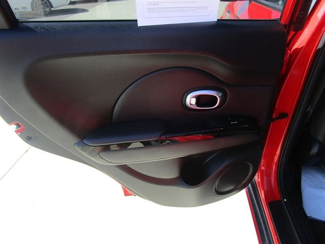 Used 2018 Kia Soul ! image 14
