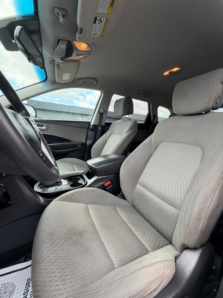 Used 2017 Hyundai Santa Fe SE AWD/4WD image 17