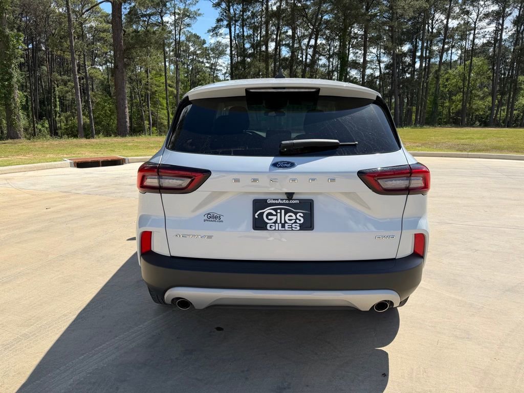 Used 2025 Ford Escape Active AWD/4WD image 4