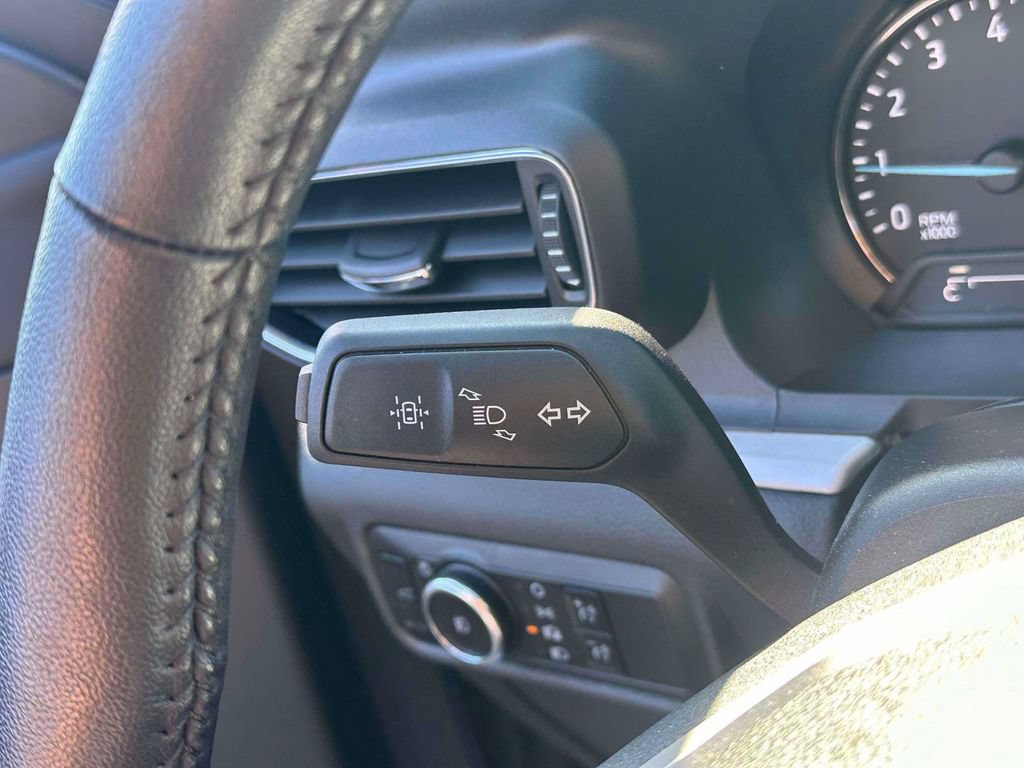 Used 2024 Ford Explorer XLT w/ Equipment Group 202A AWD/4WD image 24