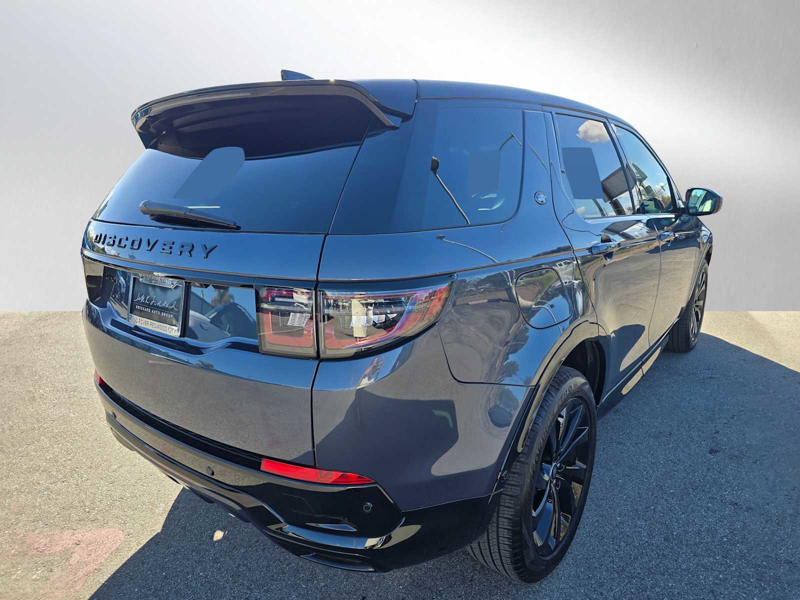 Used 2025 Land Rover Discovery Sport Dynamic SE image 5