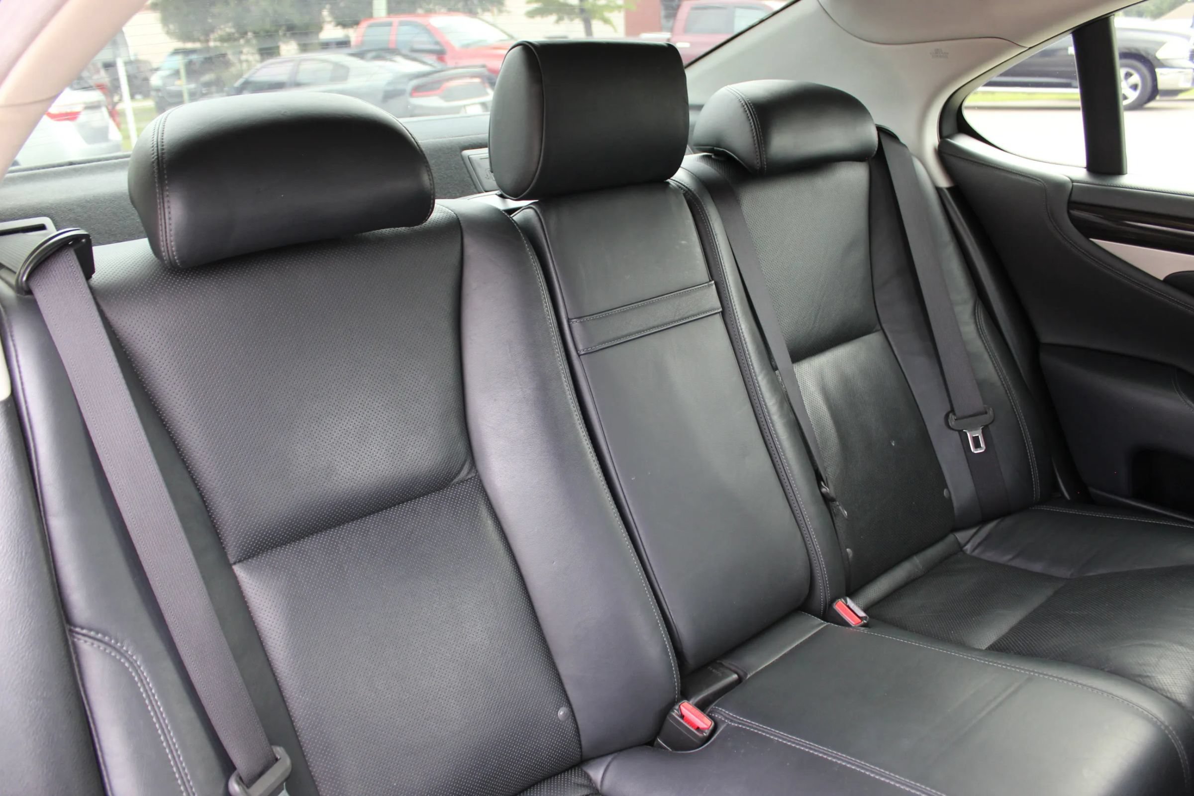 Used 2015 Lexus LS 460 AWD w/ Comfort Package image 27