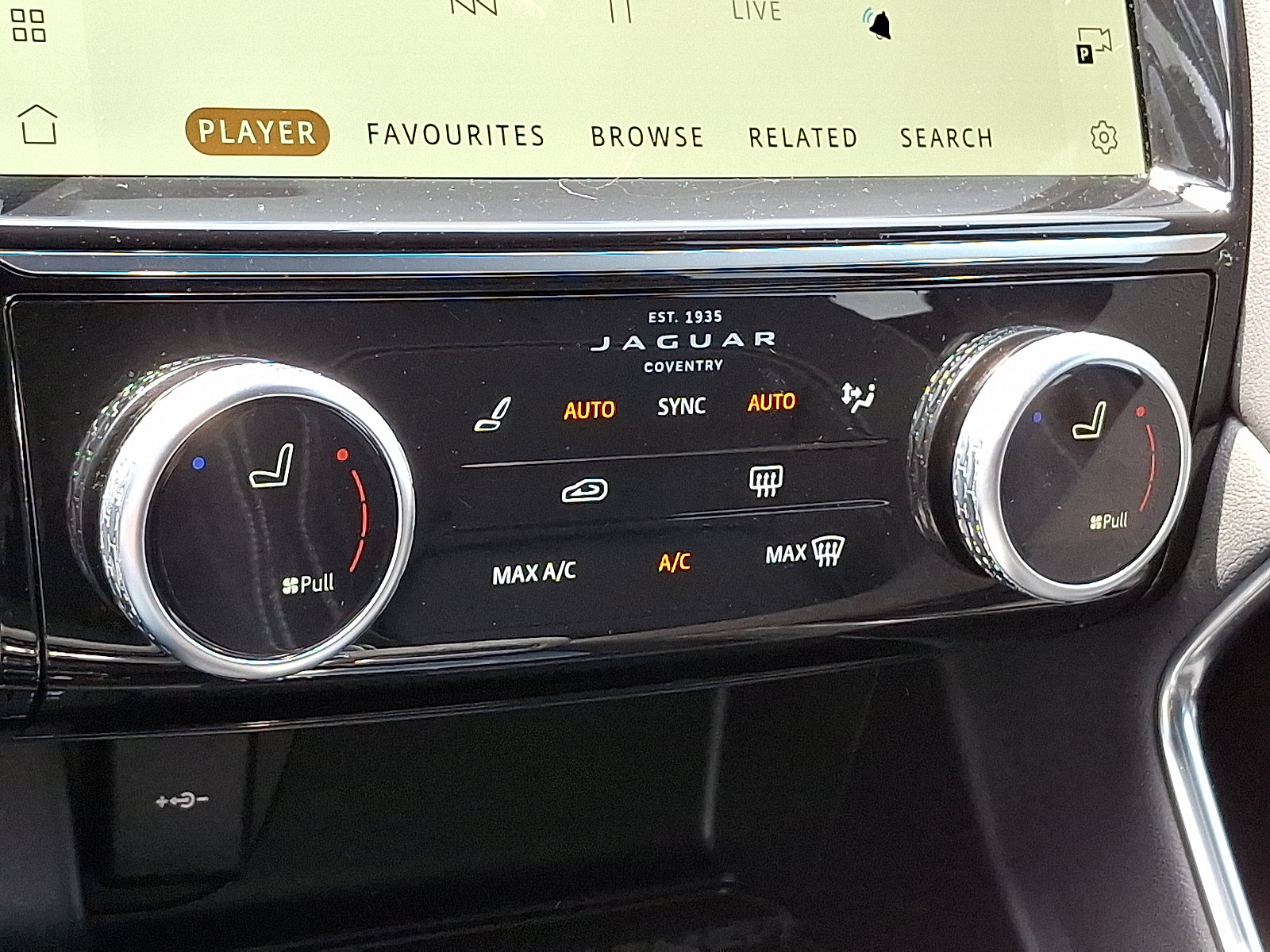 Certified 2024 Jaguar E-PACE R-Dynamic SE image 26