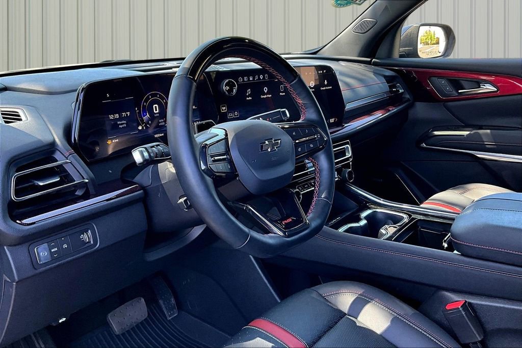 Used 2025 Chevrolet Traverse RS w/ LPO, Floor Liner Package image 4