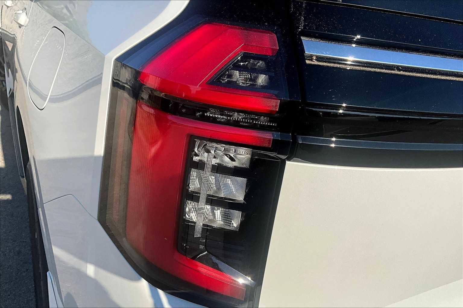 New 2026 Nissan Armada SV image 12