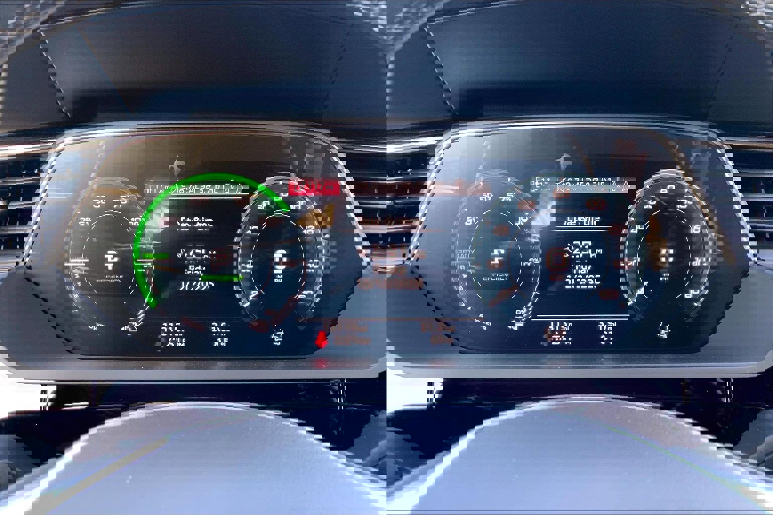 Used 2024 Audi Q8 e-tron Prestige image 25