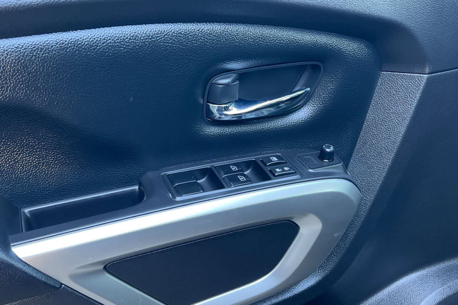 Certified 2021 Nissan Titan SV w/ SV Convenience Package image 13