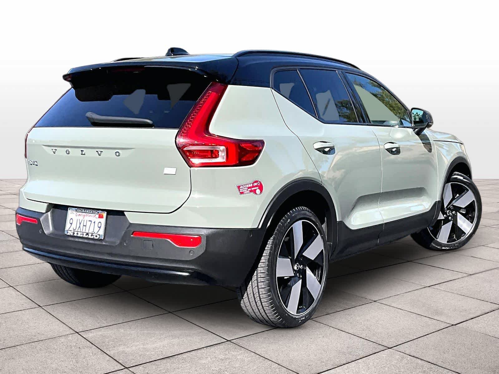 Used 2024 Volvo XC40 Recharge Ultimate w/ Protection Package Premier AWD/4WD image 17