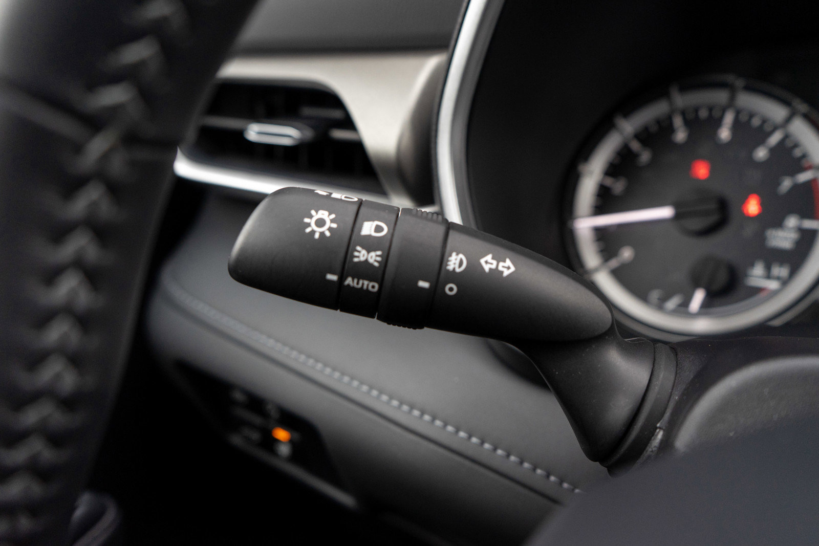 Used 2025 Toyota Highlander XLE image 26