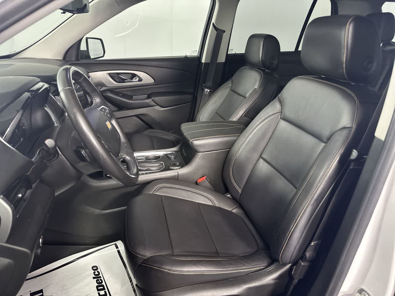 Used 2019 Chevrolet Traverse LT w/ LT Premium Package AWD/4WD image 13