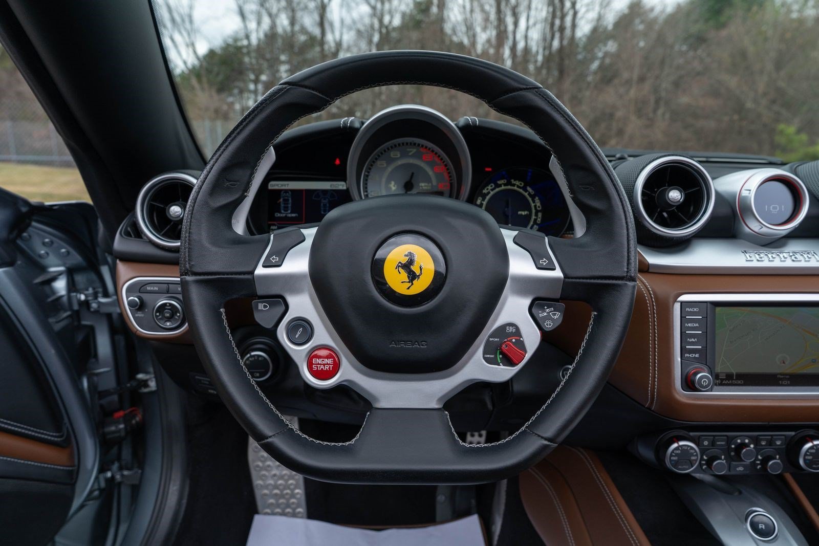 Used 2017 Ferrari California T RWD image 37