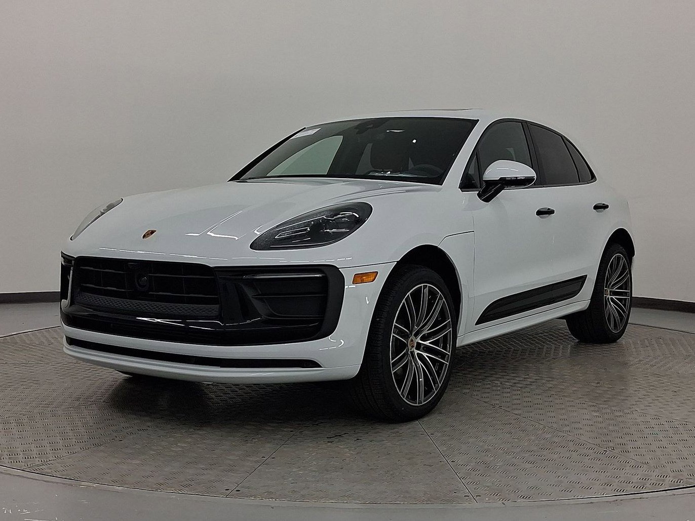 New 2026 Porsche Macan image 1