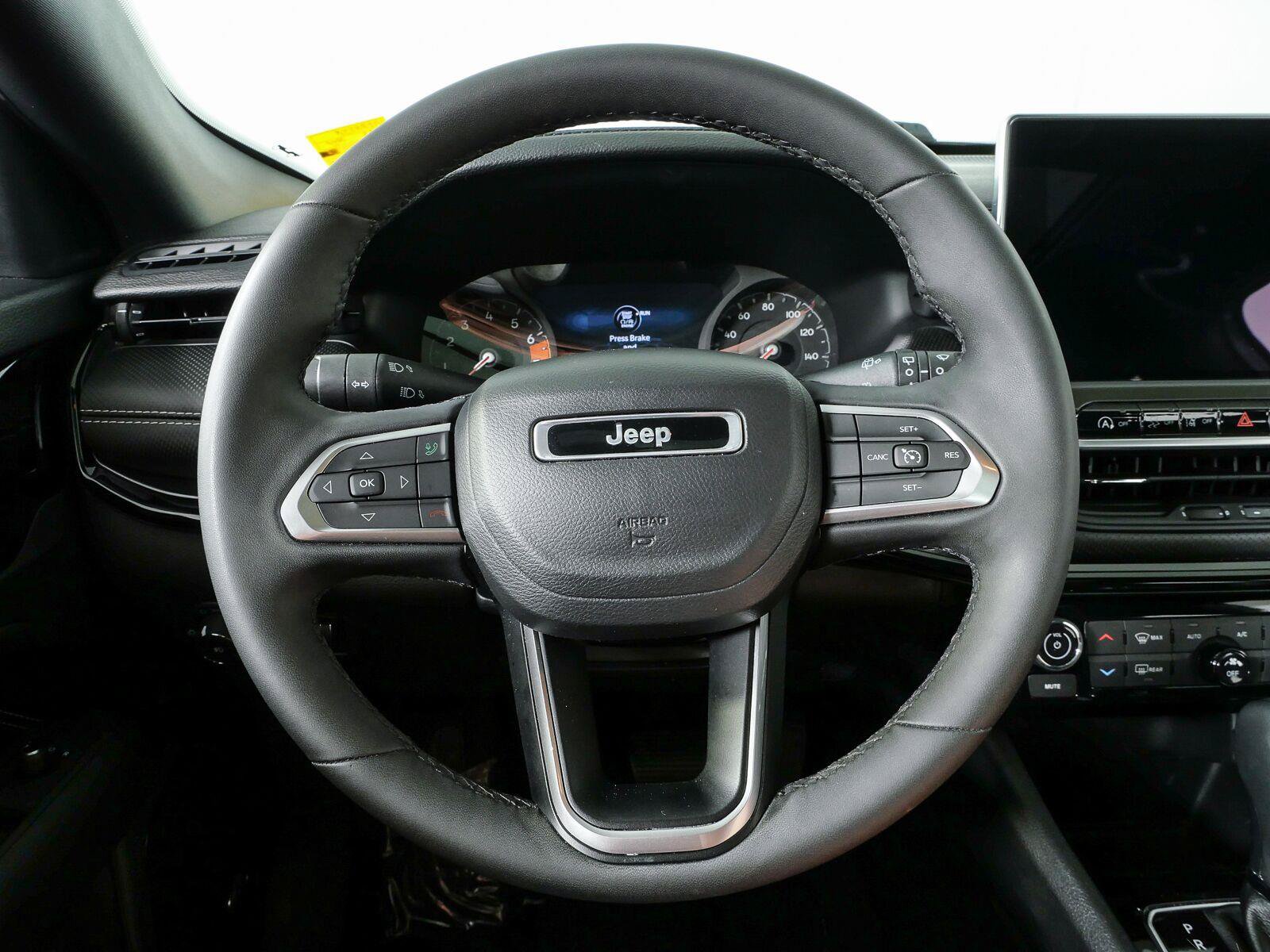Used 2023 Jeep Compass Latitude w/ Sun and Sound Group AWD/4WD image 10