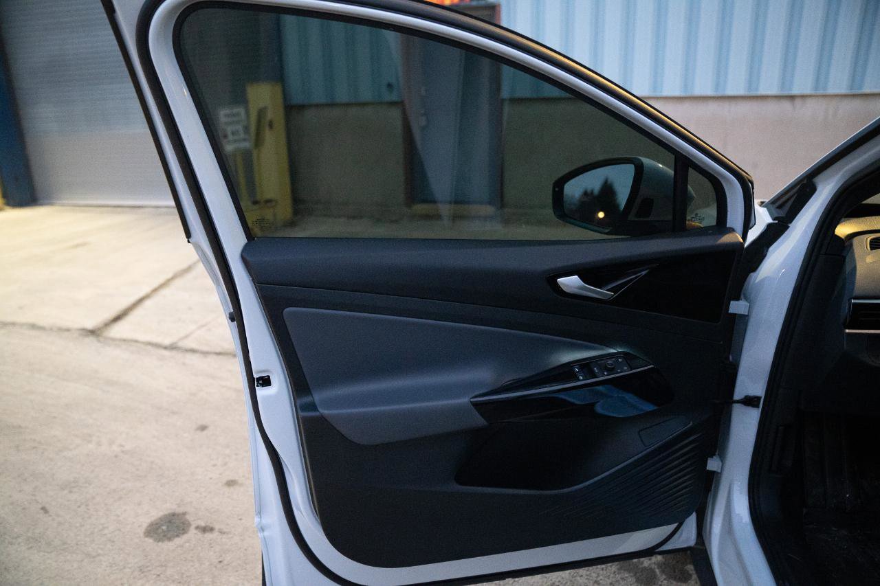 Used 2022 Volkswagen ID.4 Pro RWD image 18
