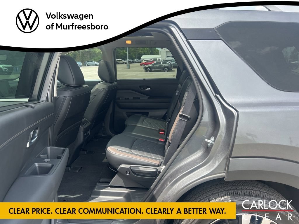 Used 2024 Nissan Pathfinder Platinum w/ Cargo Package AWD/4WD image 25