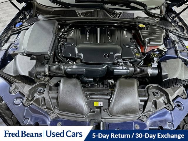 Used 2014 Jaguar XF 3.0 image 32