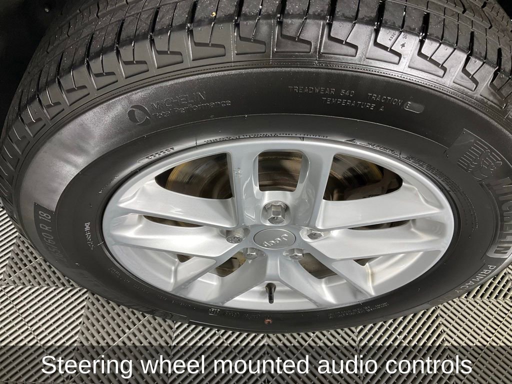 Certified 2023 Jeep Grand Cherokee L Laredo image 8