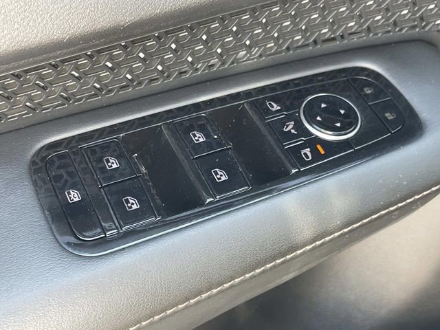 Certified 2023 Nissan Ariya FWD image 17