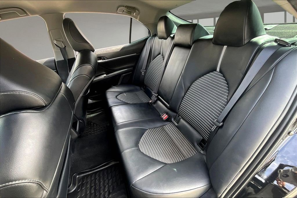 Used 2020 Toyota Camry SE image 22
