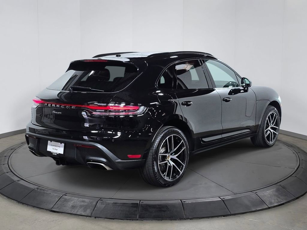 Used 2025 Porsche Macan image 7