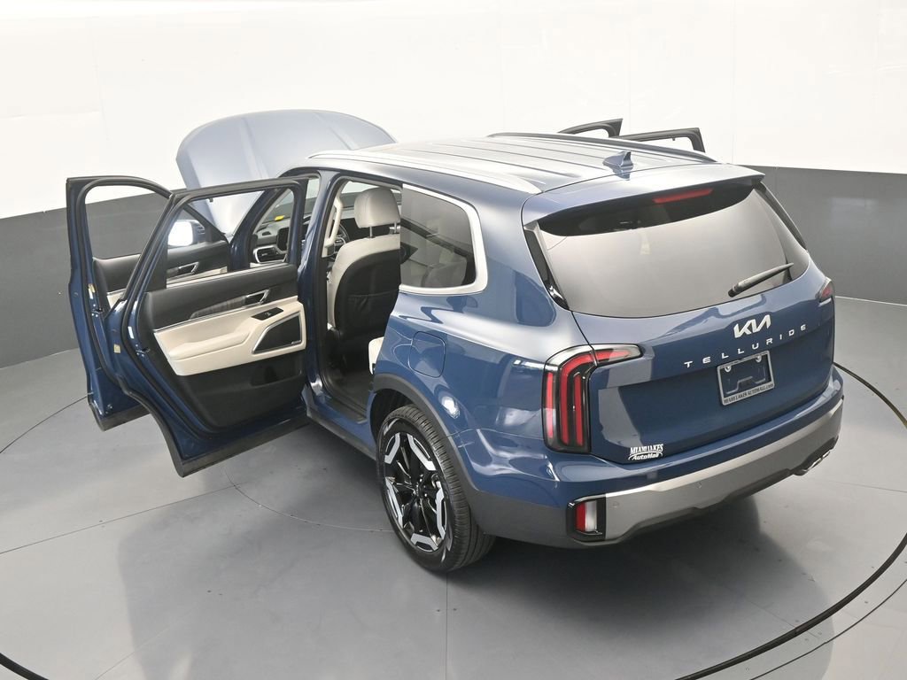 Used 2025 Kia Telluride EX w/ EX Captain's Chair Package image 72