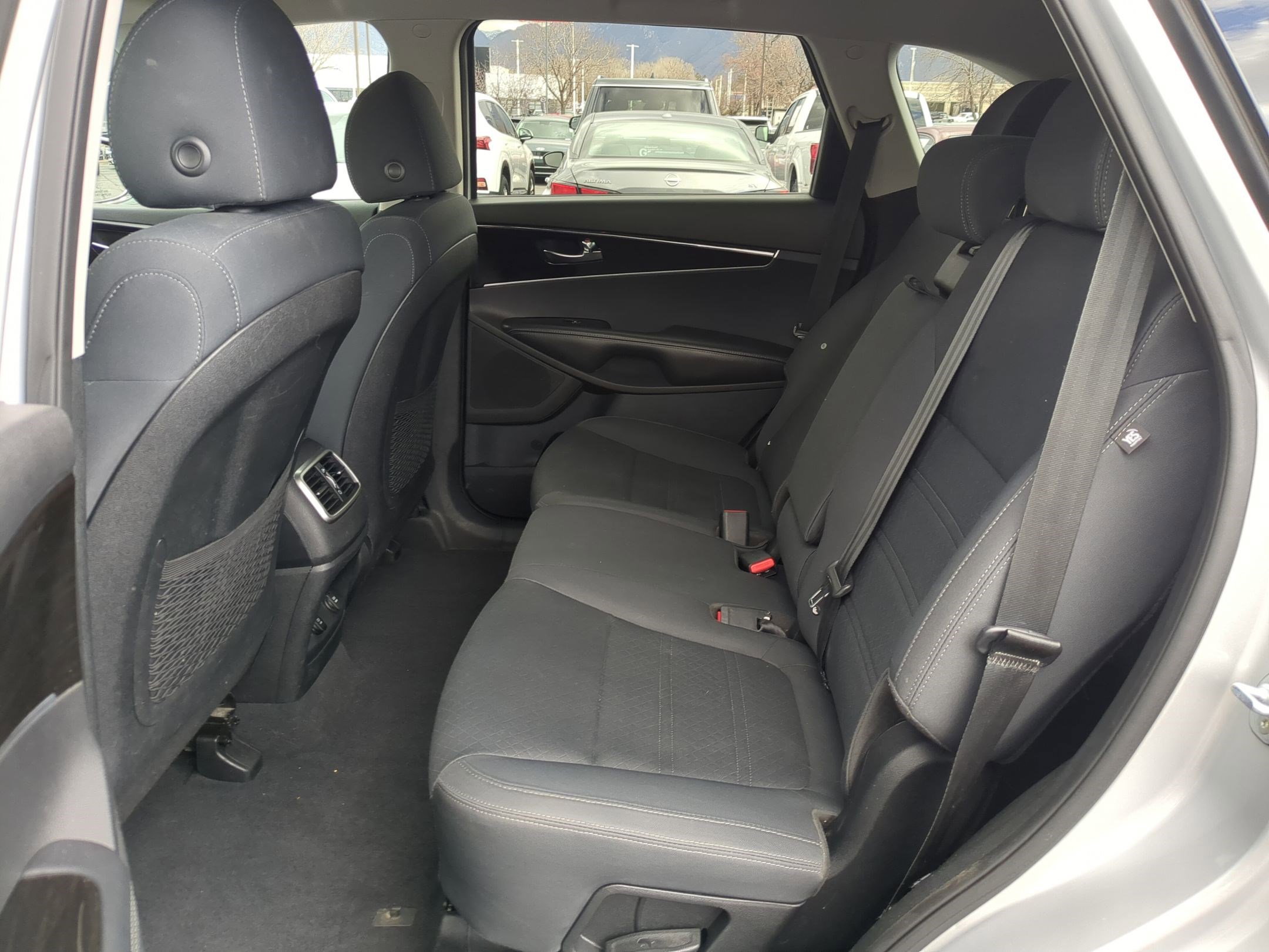 Used 2019 Kia Sorento LX V6 image 28