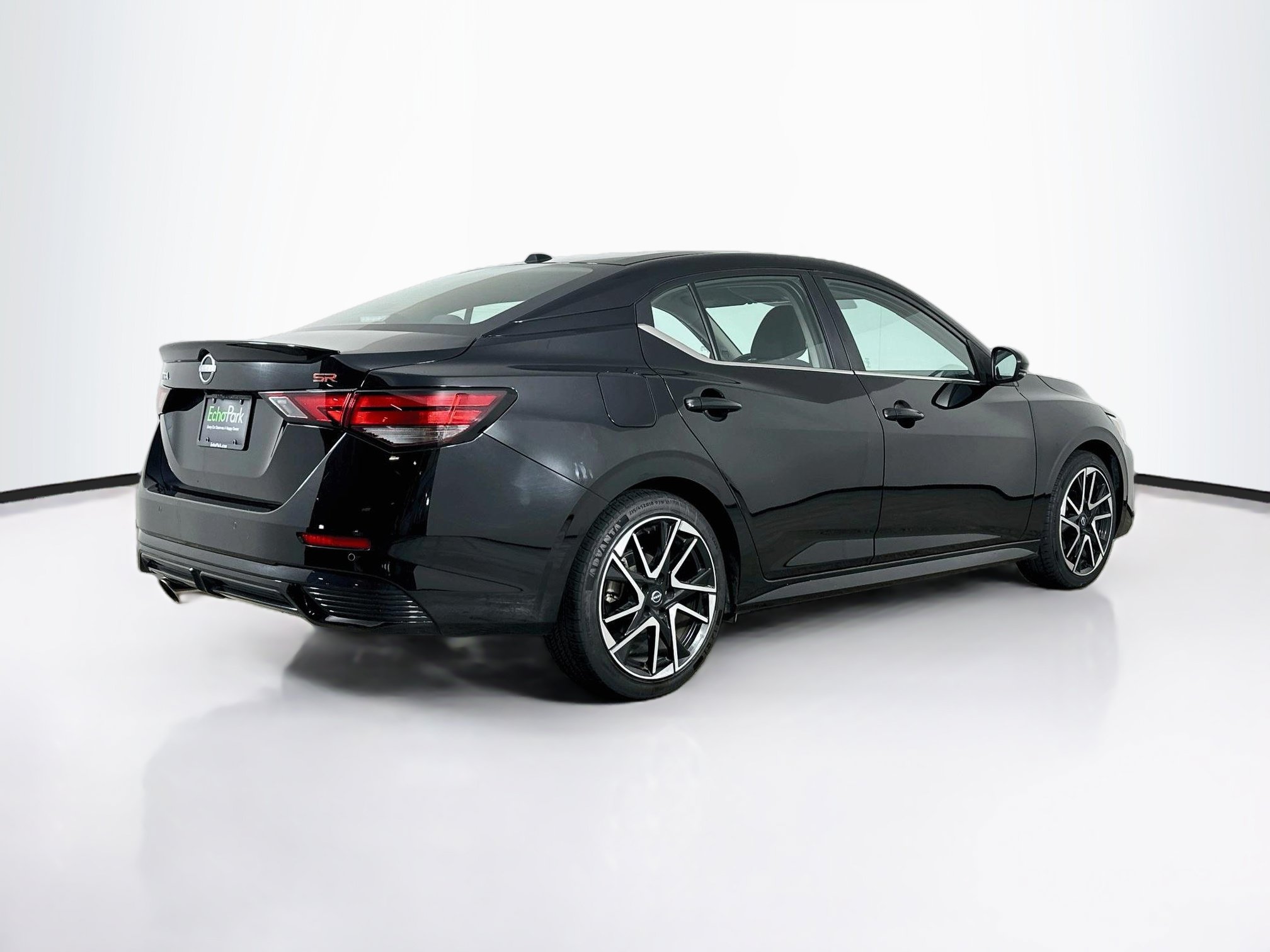 Used 2025 Nissan Sentra SR FWD image 9