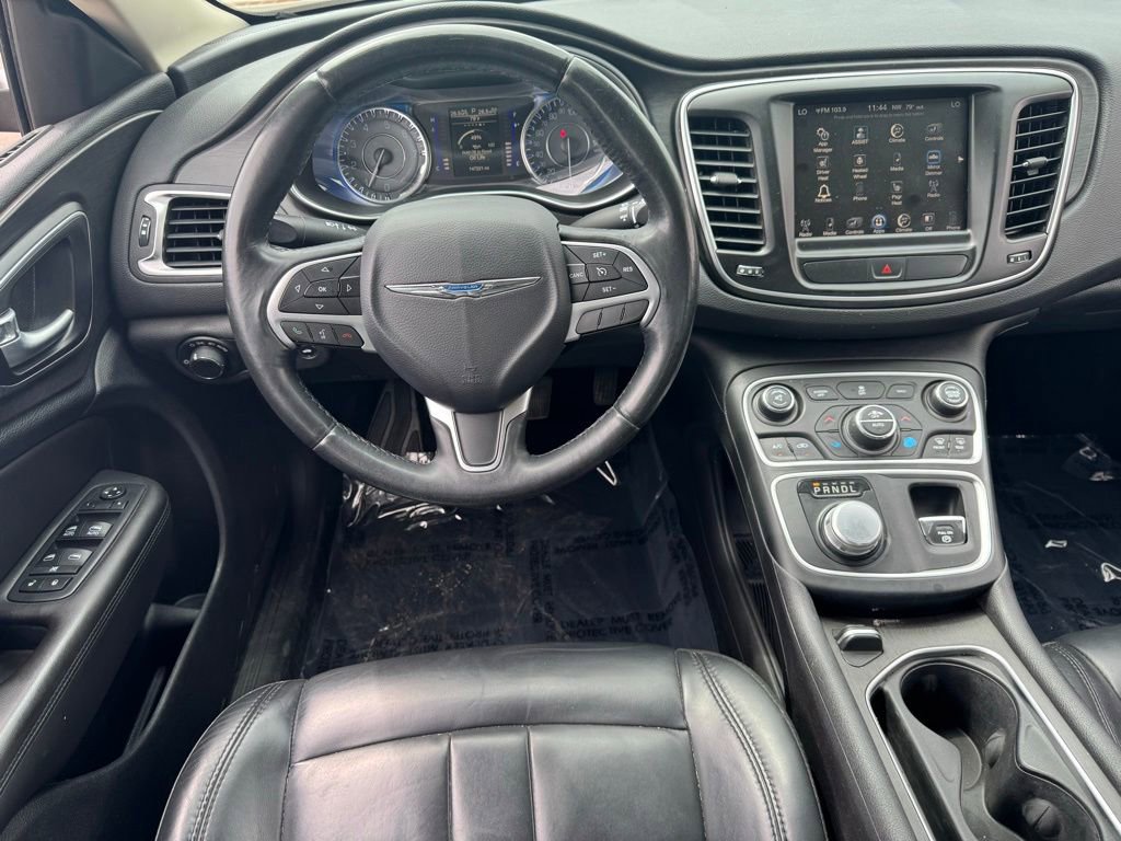 Used 2017 Chrysler 200 Limited Platinum w/ Comfort & Convenience Group FWD image 11