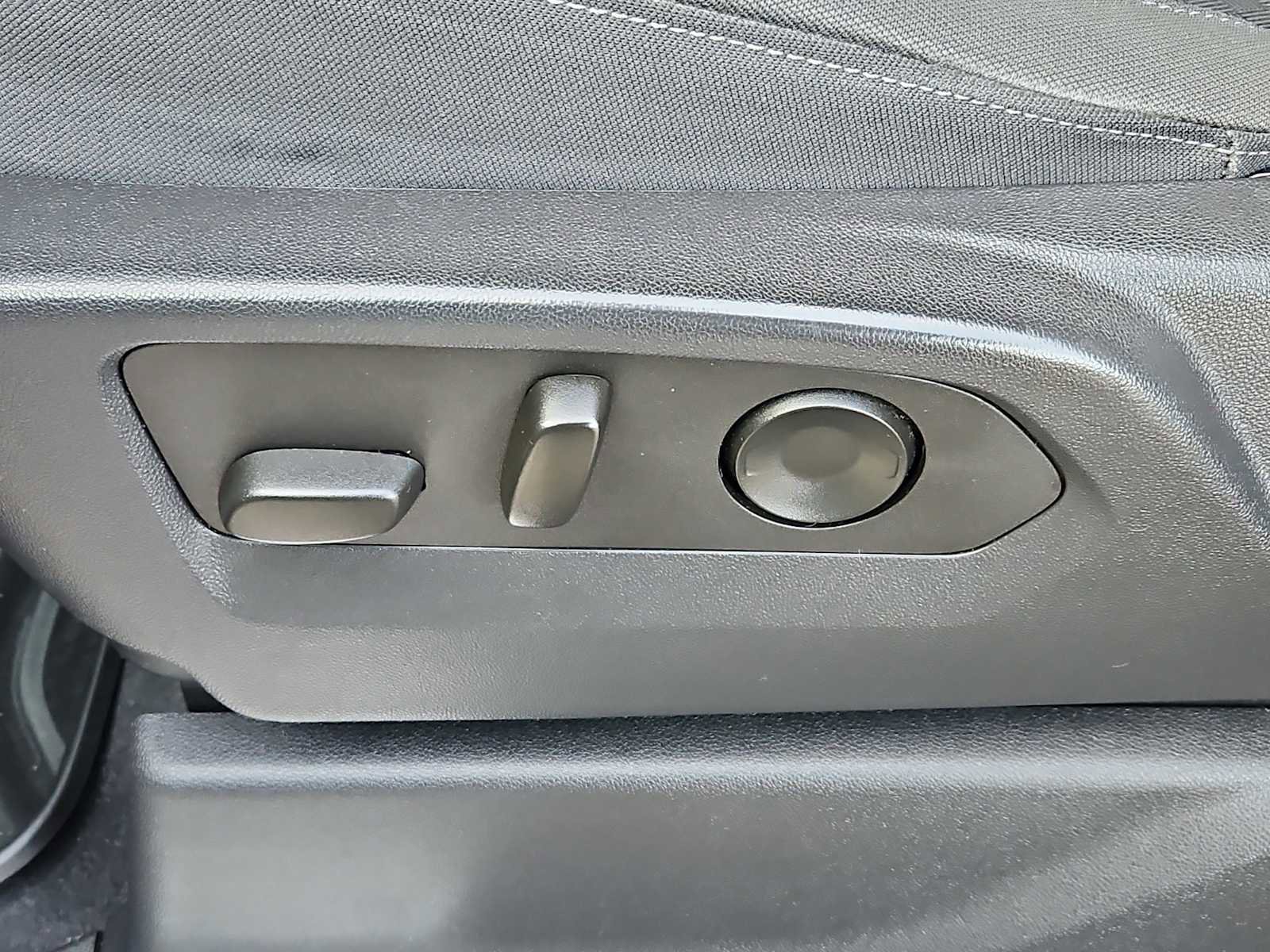 Used 2023 Chevrolet Silverado 1500 LT image 23