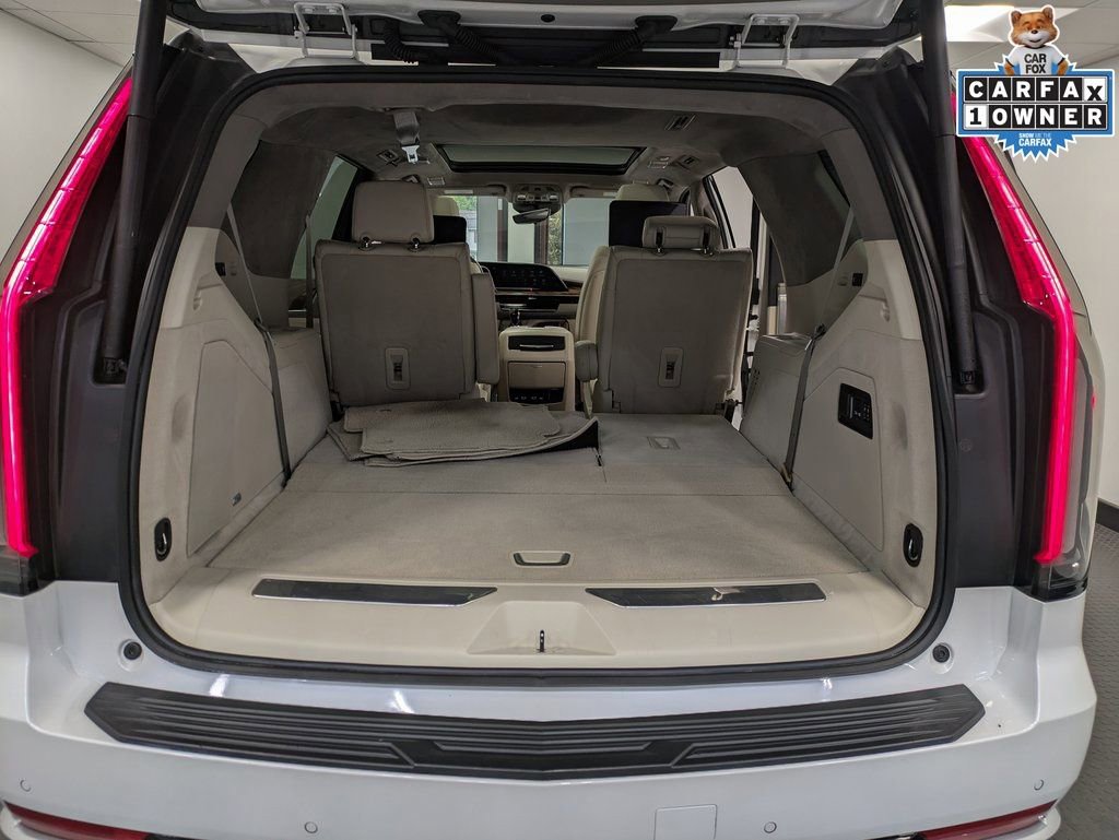 Used 2022 Cadillac Escalade Premium Luxury Platinum w/ Heavy-Duty Trailer Package image 24