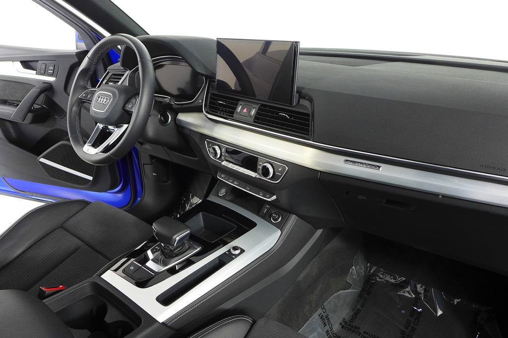 Used 2023 Audi Q5 e Premium Plus w/ Premium Plus Package AWD/4WD image 13