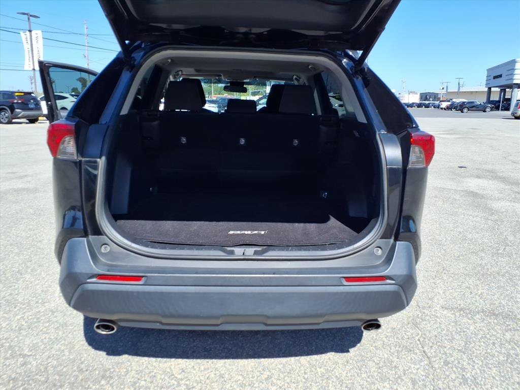 Used 2019 Toyota RAV4 XLE image 18