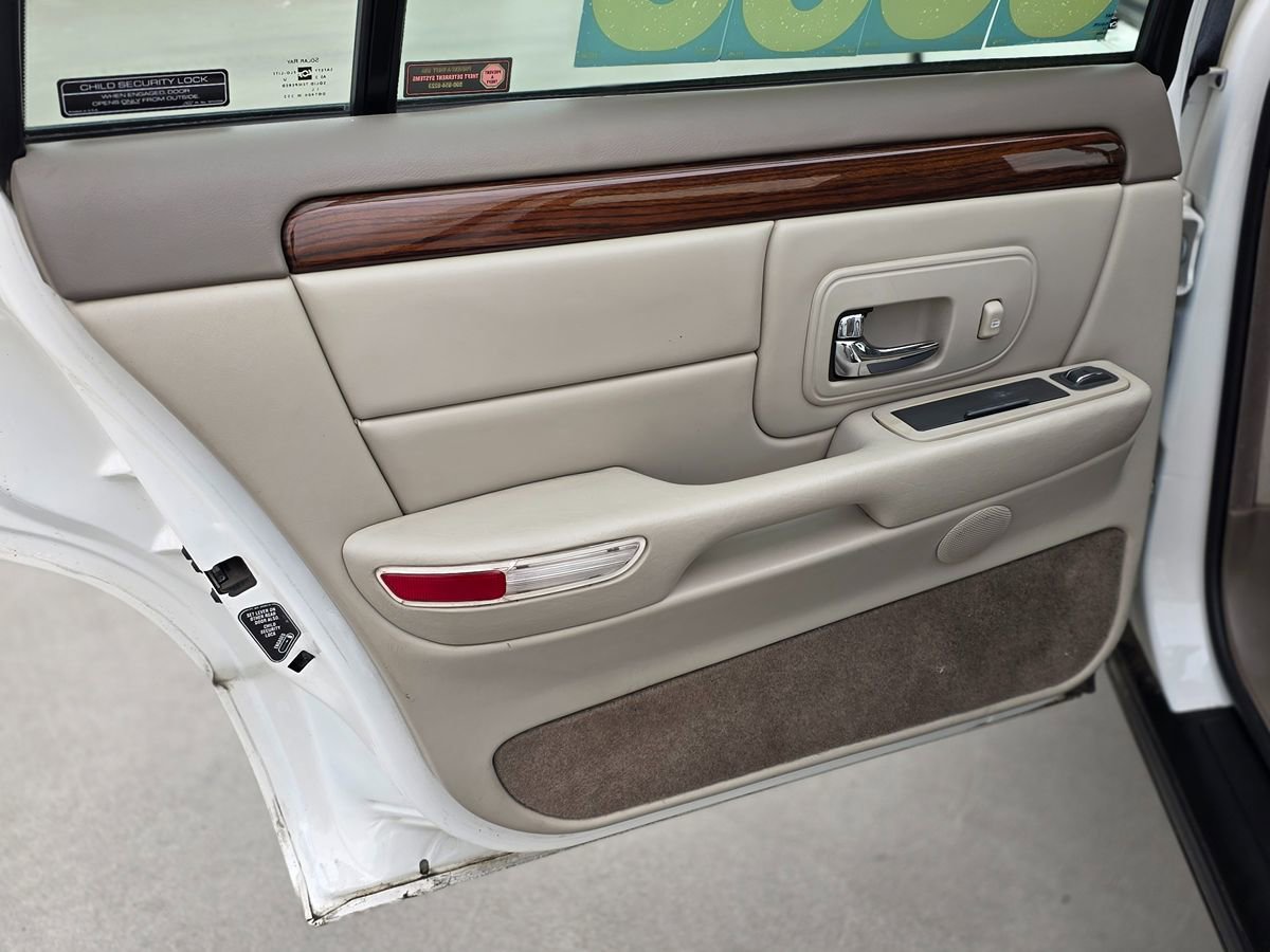 Used 1997 Cadillac De Ville D'Elegance w/ Safety/Security Pkg image 20