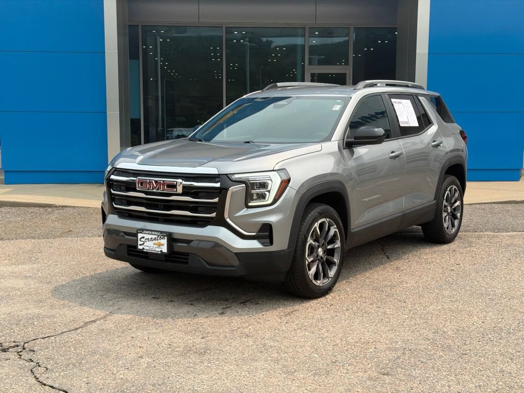 Certified 2025 GMC Terrain Elevation w/ Elevation Premium Package AWD/4WD image 2
