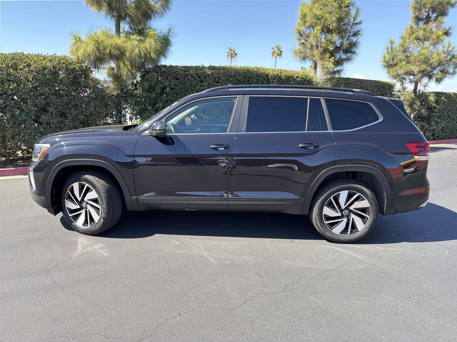 Used 2024 Volkswagen Atlas SE FWD image 3